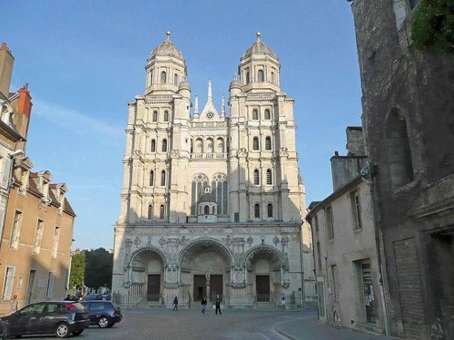 Le Sweet 70's : Au Coeur Du Centre Historique Dijon